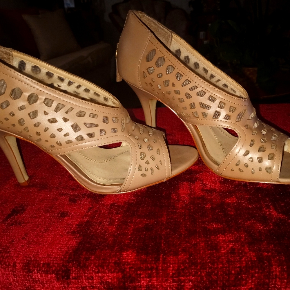Ladies sexy heels